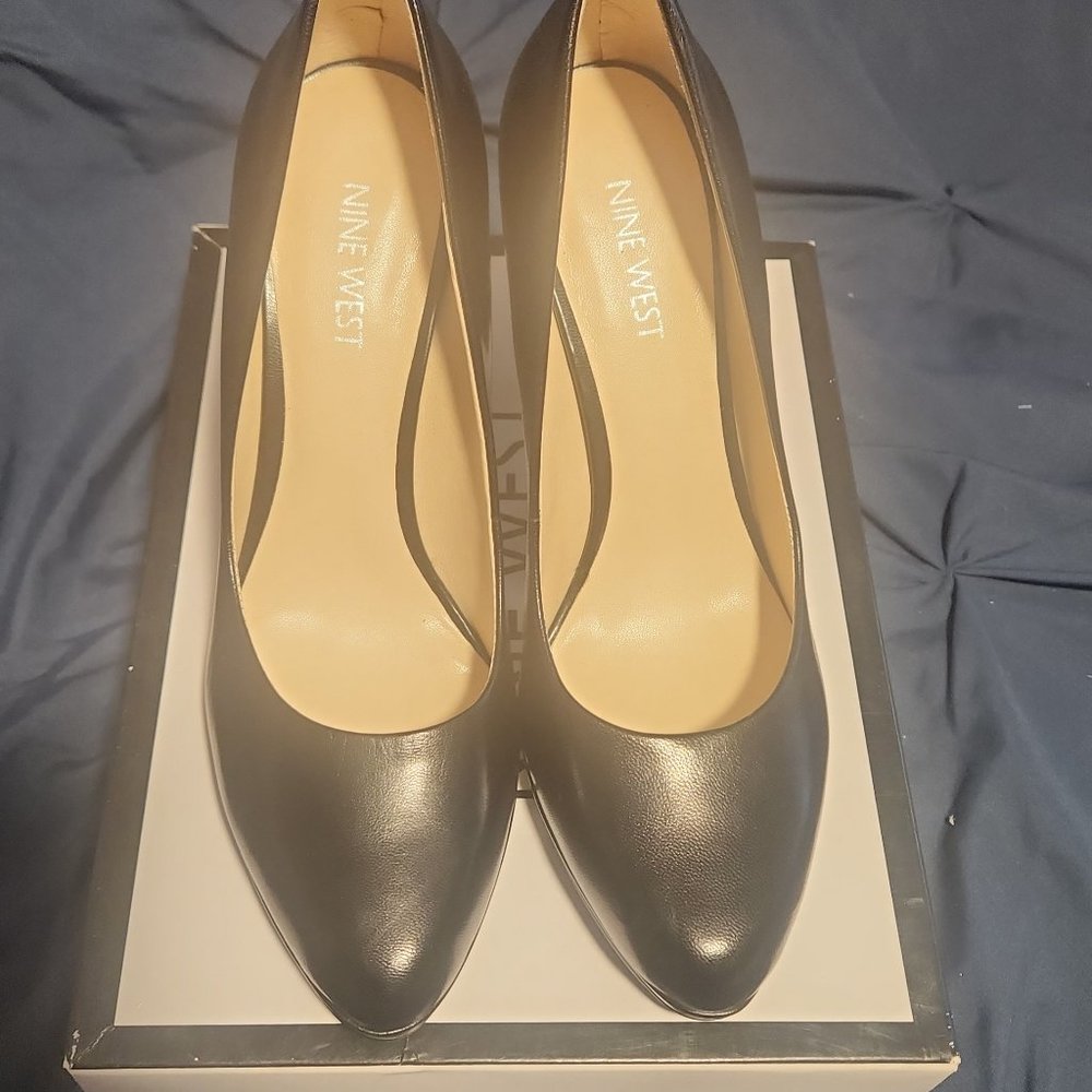 Nine West Rocha Pumps